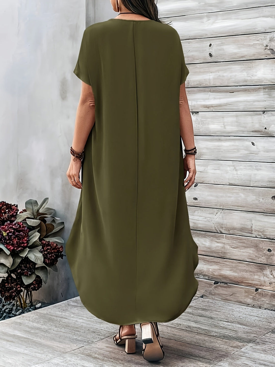 Hailey | Robe à Col V en Grande Taille